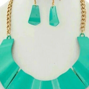 Bib Statement‎ Necklace Set